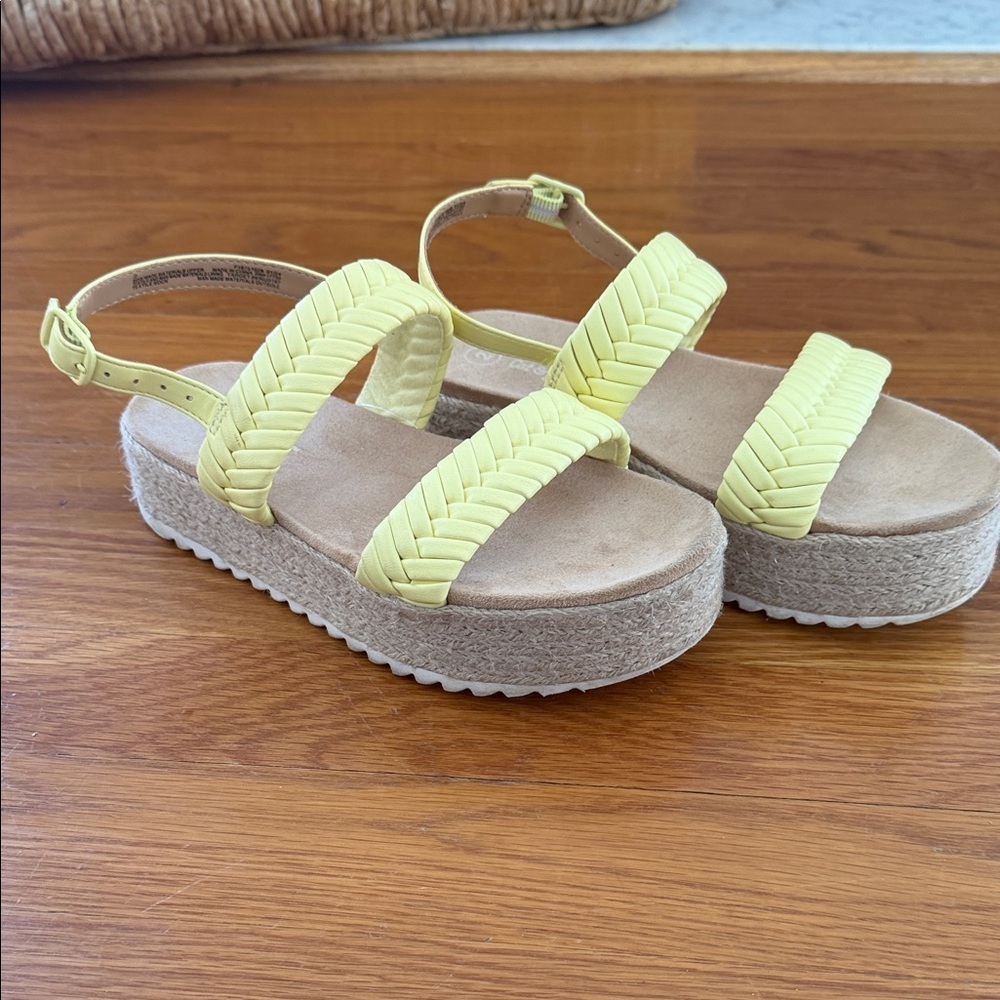 Cat & Jack Yellow Kids Sandals